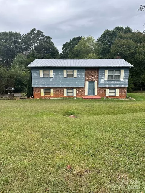 5079 Archdale Dr, Conover, NC 28613