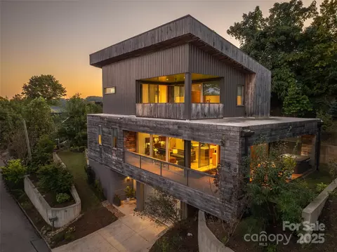 35 Jefferson Dr, Asheville, NC 28801