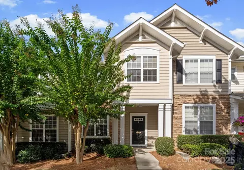 1136 Drummond Ln, Matthews, NC 28104