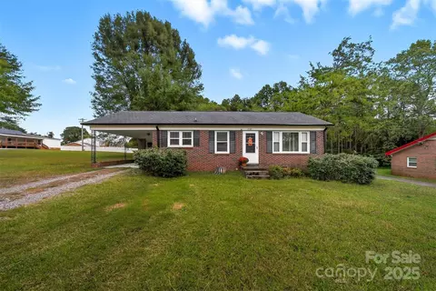 2746 Baker St, Claremont, NC 28610