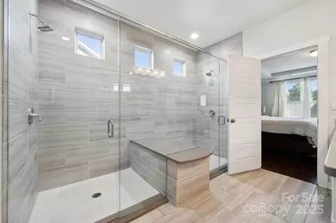 Bath - 624 Daventry Ct, Clover, SC 29710 photo 2 of 3