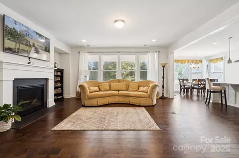 Living - 624 Daventry Ct, Clover, SC 29710 photo 2 of 3
