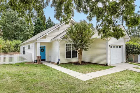 10213 Old Carolina Dr, Charlotte, NC 28214