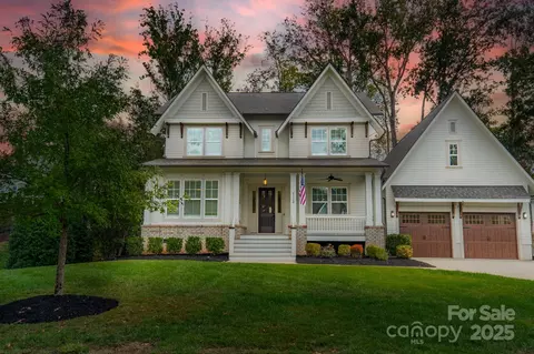 2120 Nims Village Dr, Fort Mill, SC 29715