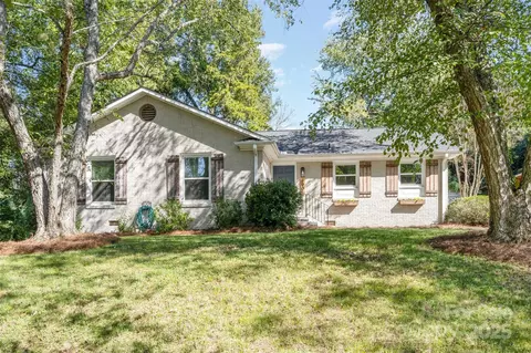 1901 Edgewater Dr, Charlotte, NC 28210