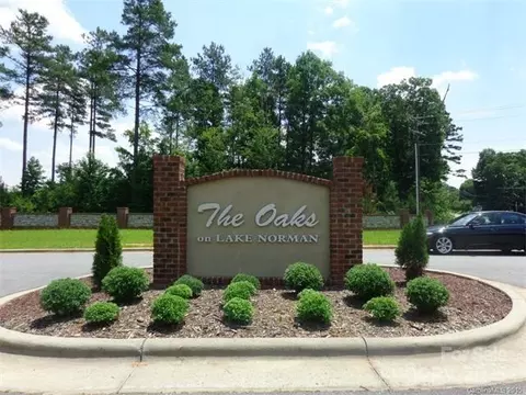 182 Blue Water Dr, Statesville, NC 28677