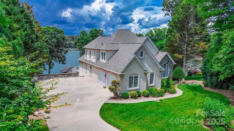 1563 Calls Lodge Ct, Morganton, NC 28655