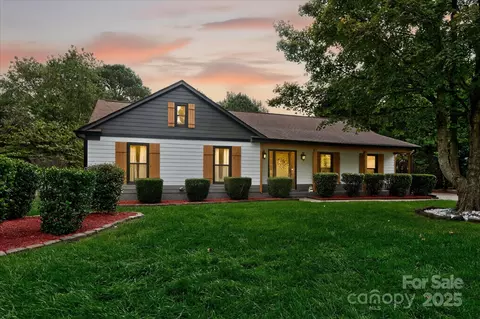11710 Buckstone Ln, Charlotte, NC 28277