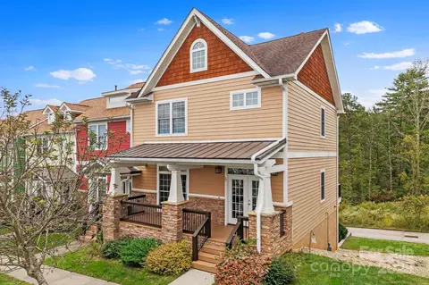 27 Walnut Springs Dr, Asheville, NC 28804