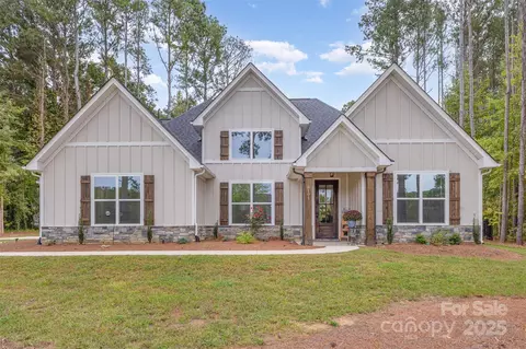5101 Garden Gate Dr, Monroe, NC 28112