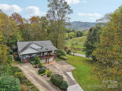 32 Indian Hills Loop, Waynesville, NC 28786