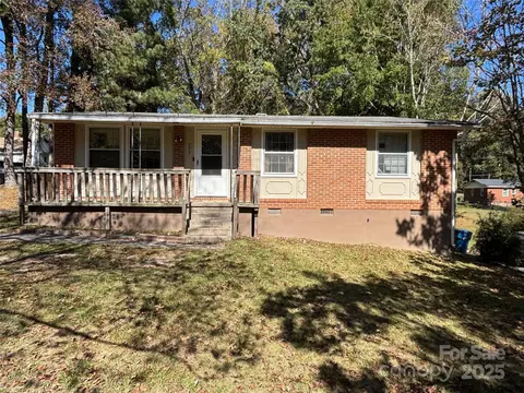 203 Barnhill St, Troy, NC 27371