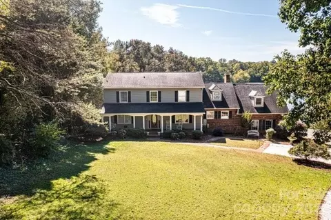 10 Riverview Cir, Granite Falls, NC 28630