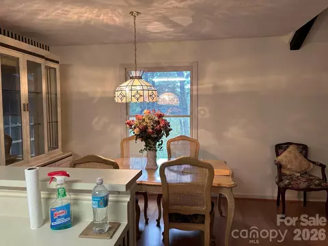 Dining - 655 Overlook C Dr #C, Spruce Pine, NC 28777 photo 2 of 2