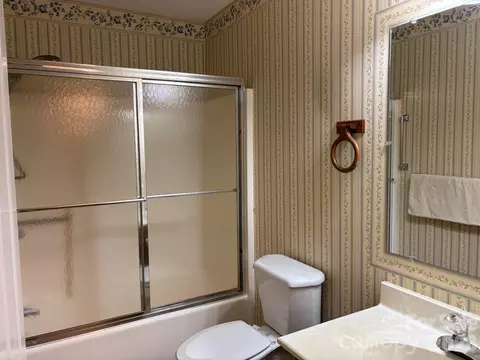 Bath - 655 Overlook C Dr #C, Spruce Pine, NC 28777 photo 3 of 4