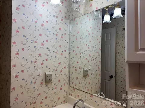 Bath - 655 Overlook C Dr #C, Spruce Pine, NC 28777 photo 2 of 4