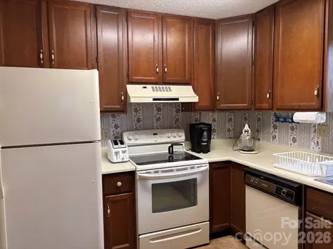 Kitchen - 655 Overlook C Dr #C, Spruce Pine, NC 28777 photo 1 of 4