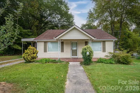 1040 Laurel Ln, Gastonia, NC 28054