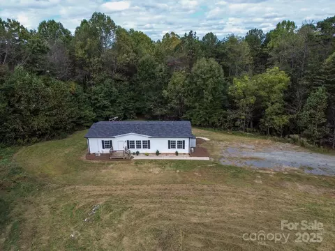 1710 Lone Hickory Rd, Yadkinville, NC 27055