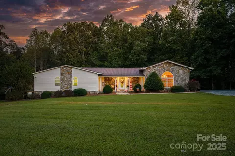 1514 Ring Tail Rd, Claremont, NC 28610