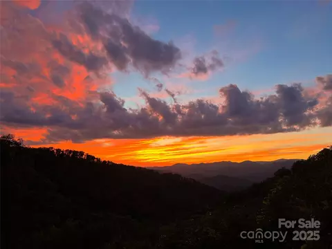 Heritage Ridge Loop, Burnsville, NC 28714