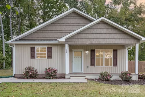 1220 Lombardi St, Kannapolis, NC 28081