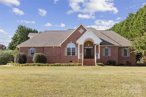 807 Tranquil Knoll Ln, York, SC 29745