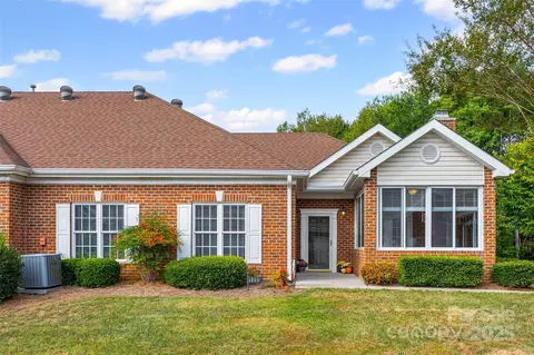 9005 Grand Oak Dr, Charlotte, NC 28277