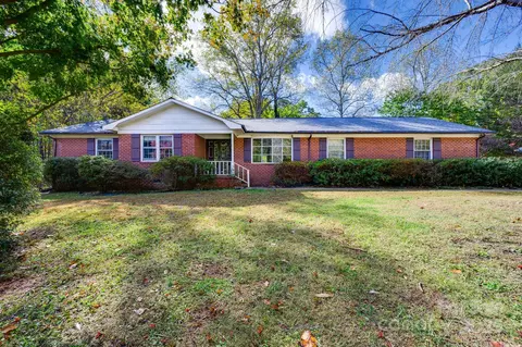 307 Heather Ln, Mount Holly, NC 28120