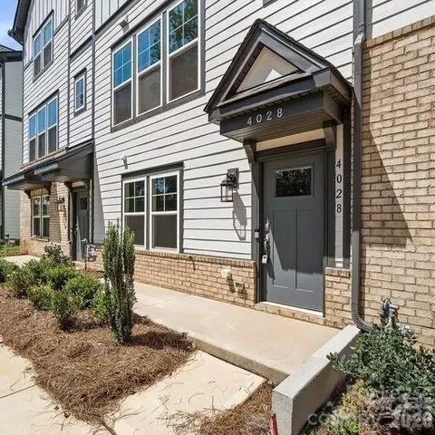 4028 Hidden Oaks Dr, Charlotte, NC 28205