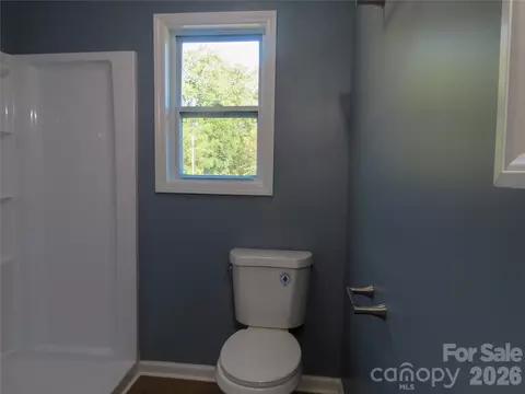 Bath - 433 Clinton Ave, Lancaster, SC 29720 photo 6 of 7