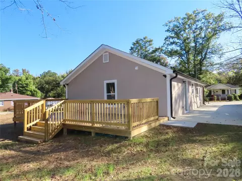Exterior - 433 Clinton Ave, Lancaster, SC 29720 photo 3 of 5