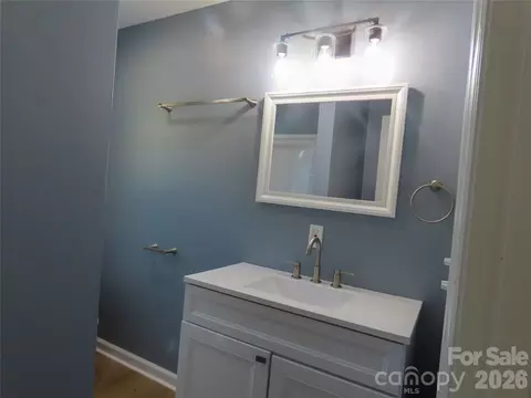 Bath - 433 Clinton Ave, Lancaster, SC 29720 photo 7 of 7