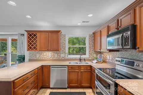 Kitchen - 20437 Willow Pond Rd, Cornelius, NC 28031 photo 1 of 1