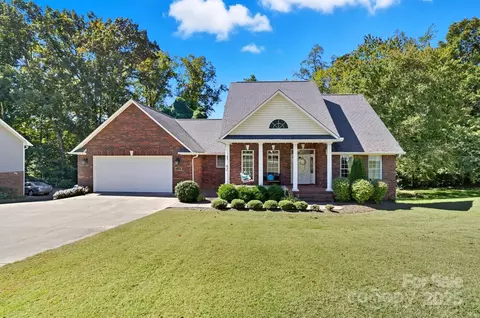 131 Gossett 13 Ct #13, Mooresville, NC 28115