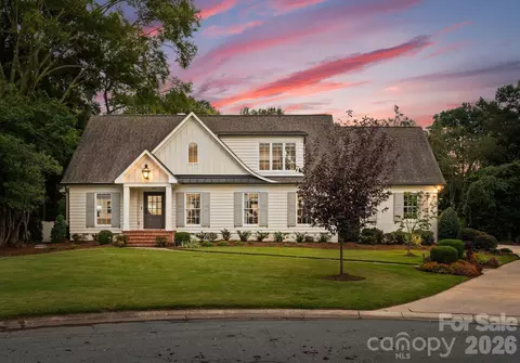 2415 Knollwood Rd, Charlotte, NC 28211