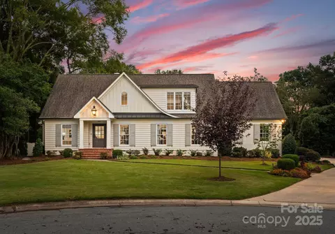 2415 Knollwood Rd, Charlotte, NC 28211