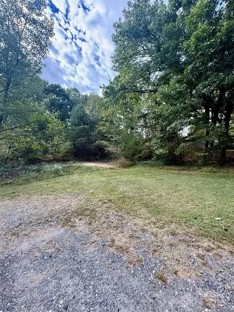 1005 27th Ne St NE, Conover, NC 28613 photo 2