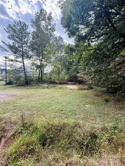 1005 27th Ne St NE, Conover, NC 28613 photo 5