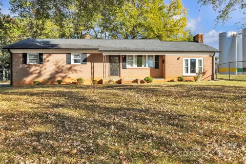 601 1st Avenue Se Dr SE, Taylorsville, NC 28681