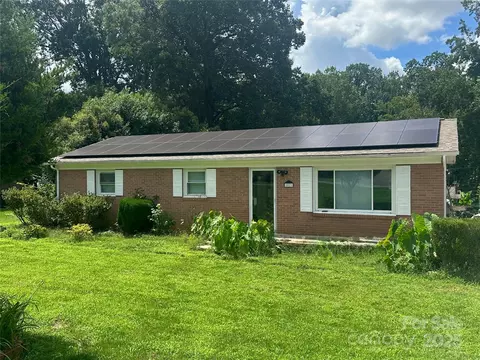 2021 Hollandale Dr, Gastonia, NC 28054