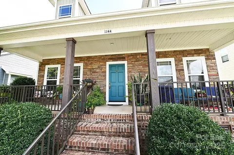 1144 13th Avenue Ne Cir NE, Hickory, NC 28601