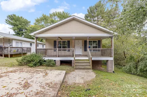 6 Deaver Park Cir, Asheville, NC 28806