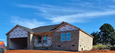 8232 Madison Ln, Hickory, NC 28602