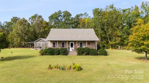 660 Scoggins Rd, Rutherfordton, NC 28139