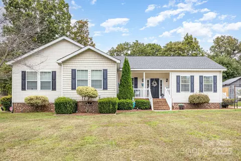 4224 Temple Ln, Granite Falls, NC 28630