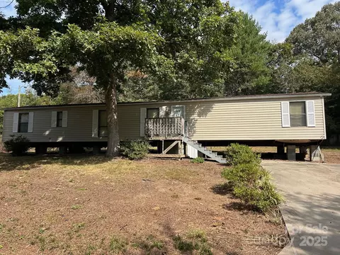 7019 Spartan Dr, Hudson, NC 28638