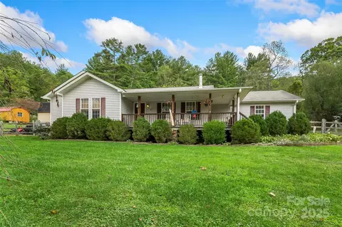 847 Bee Tree Rd, Swannanoa, NC 28778