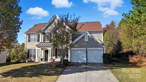 8300 White Horse Dr, Waxhaw, NC 28173