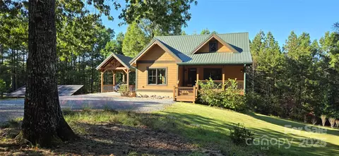 280 Hidden Lake Pkwy, Nebo, NC 28761